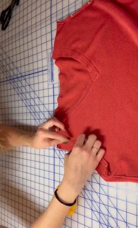 cut the arms off an old sweater, Pinning fabric