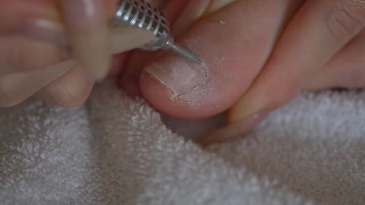 russian pedicure, Using nail drill