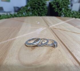 RESTORE THE SPARKLE HOW TO CLEAN YOUR DIAMOND RING WITH WINDEX Upstyle