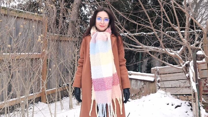 how to style a winter scarf, Basic knot scarf