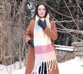 how to style a winter scarf, Tying basic knot in scarf
