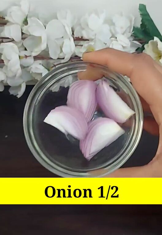 how onions and ginger can help your receding hair, Chopped onion