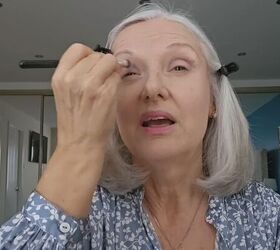 How to Apply a Soft and Natural Eye Makeup Look for Women Over 50