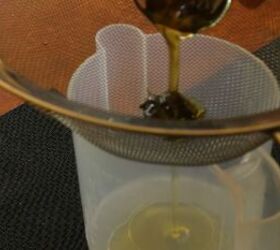 how to make a lavender oil, Straining DIY lavender oil