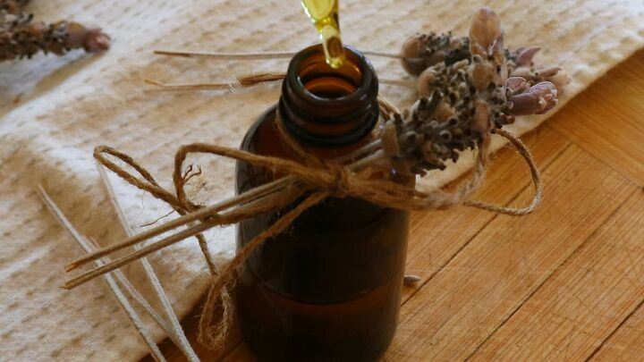 how to make a lavender oil, DIY lavender oil