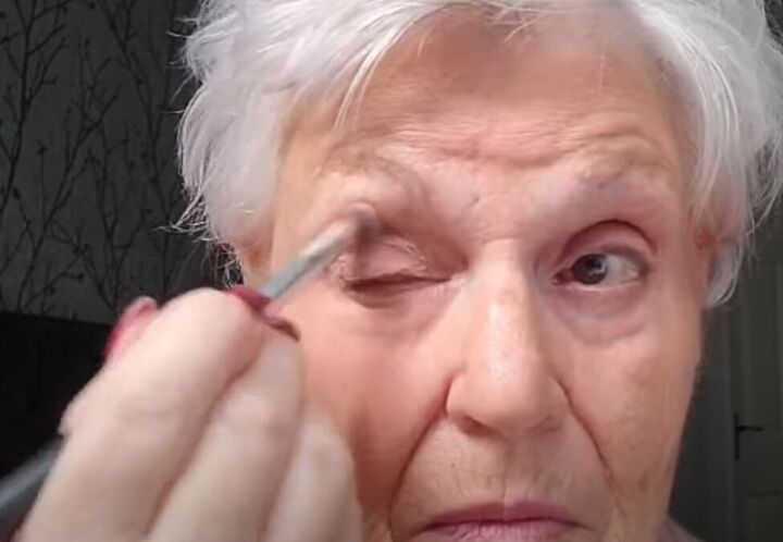 makeup for women over 70, Applying eye makeup