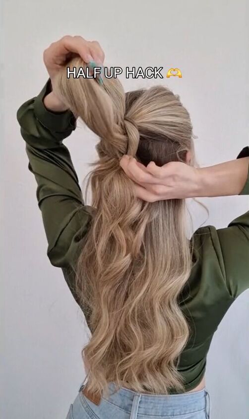 easy hack for half up hairdos, Passing half ponytail through gap