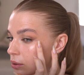 everyday makeup tutorial, Applying highlighter