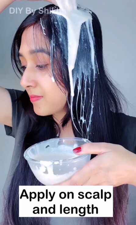 3 ingredients that will leave your hair shiny and soft, Applying DIY mask to hair