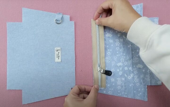how to sew a pouch with a zipper, Inserting the zipper