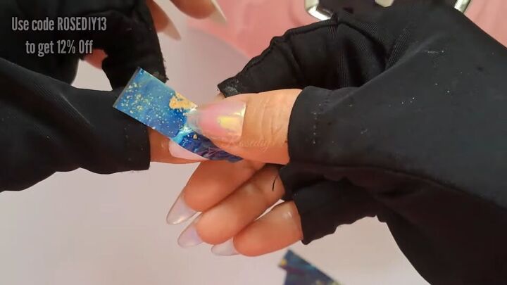 transfer foils for nails, Applying nail foil