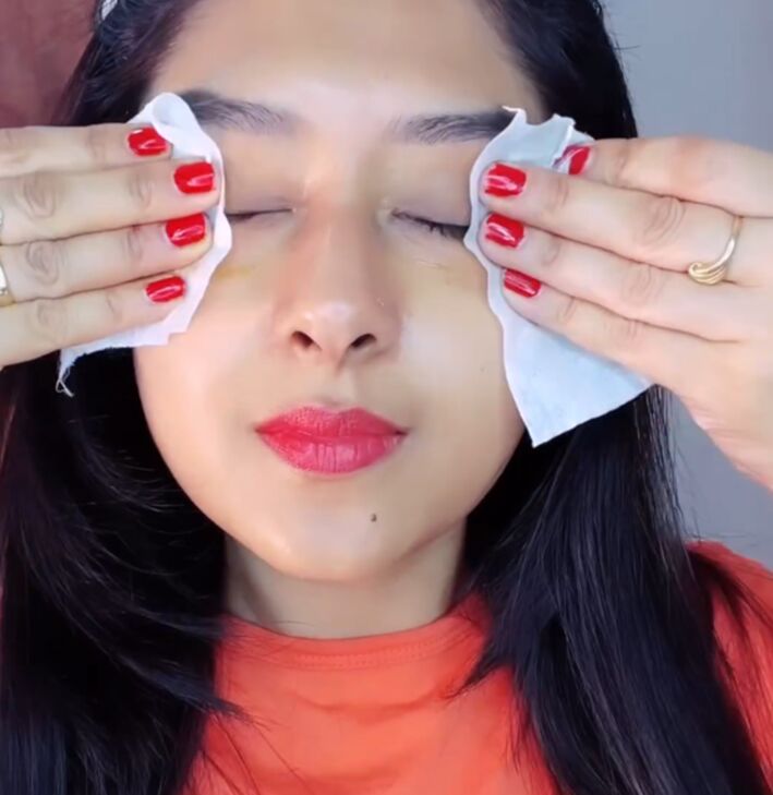remove the dark circles around your eyes with 3 easy ingredients, Wiping beauty gel off