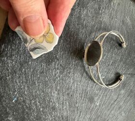 how to create a pretty vintage crockery bracelet, Piece of china to shape