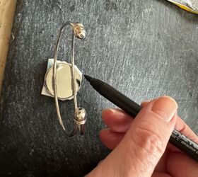how to create a pretty vintage crockery bracelet, Drawing around for good fit