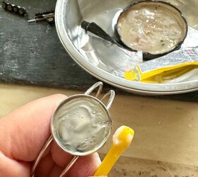 how to create a pretty vintage crockery bracelet, Glue