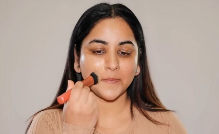 concealer hacks, Applying foundation