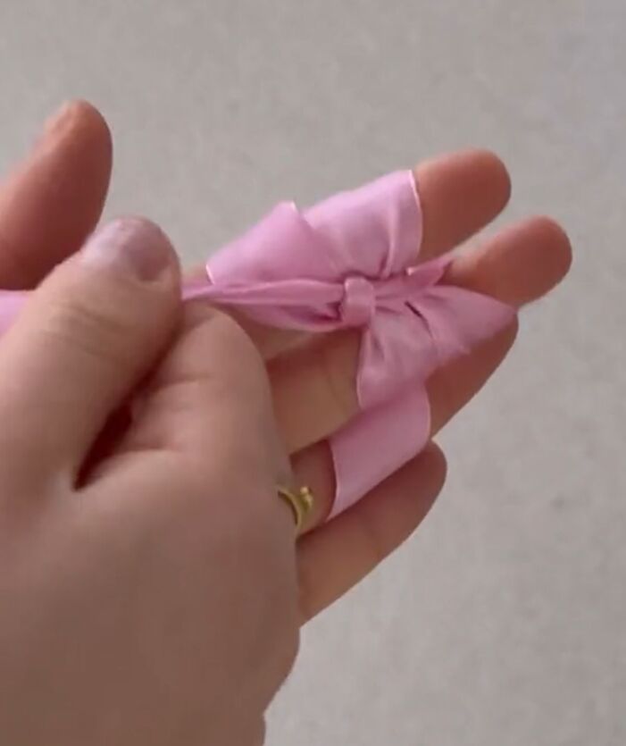 easy bow tutorial for the perfect coquette bow, Finishing bow