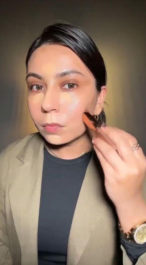 natural everyday makeup, Applying bronzer