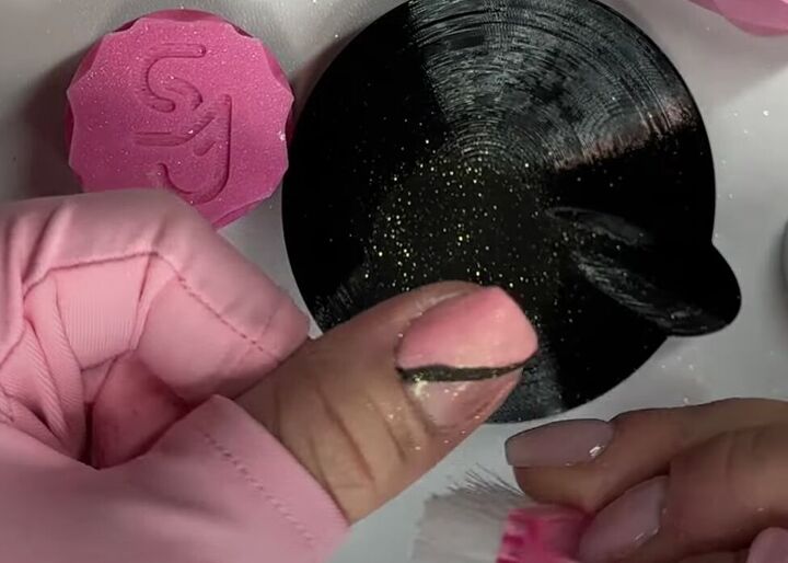 color block nail design, Applying dip powder to nails