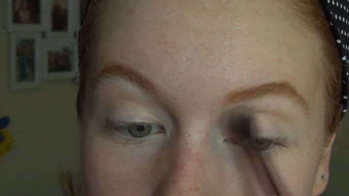 spring makeup look, Applying eyeshadow