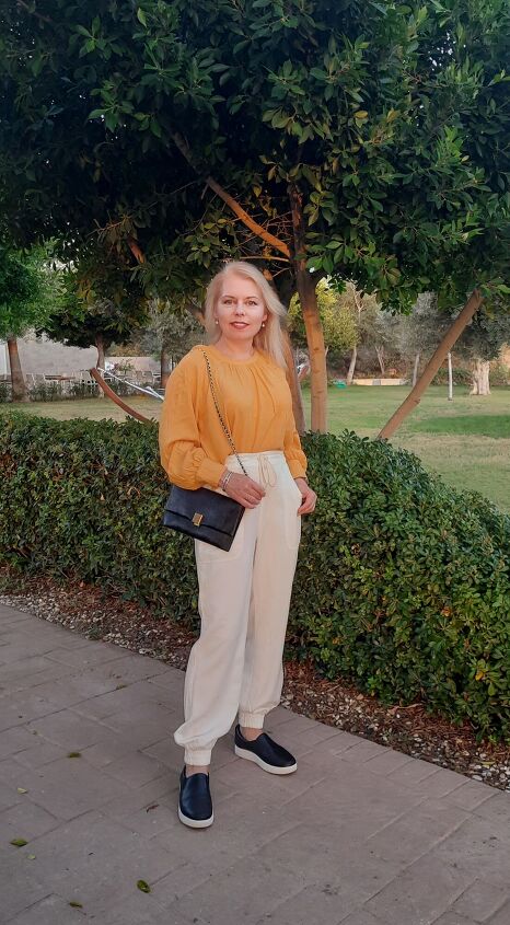 chic and stylish outfit ideas with cuffed pants, A touch of colour