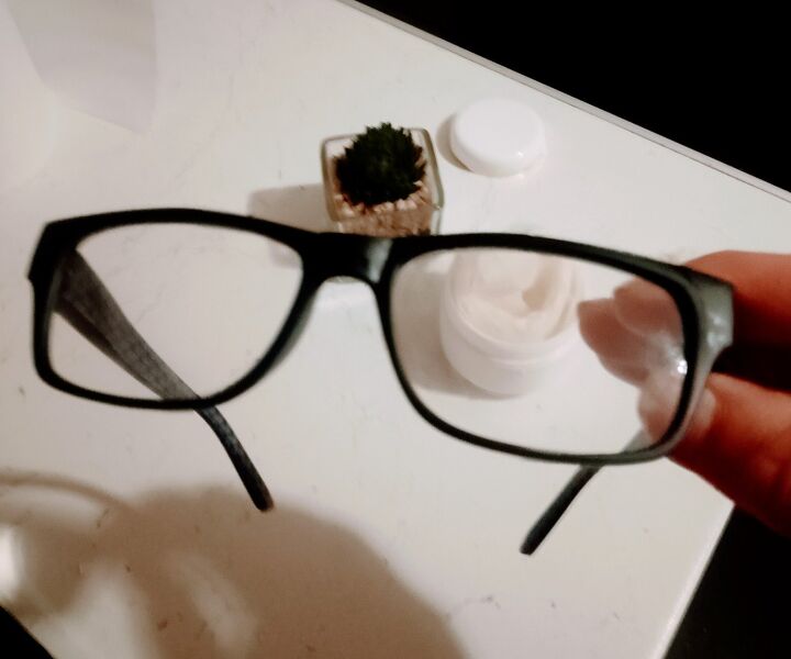how to keep eye glasses crystal clean