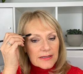 The easy makeup trick that brings back thinning eyebrows