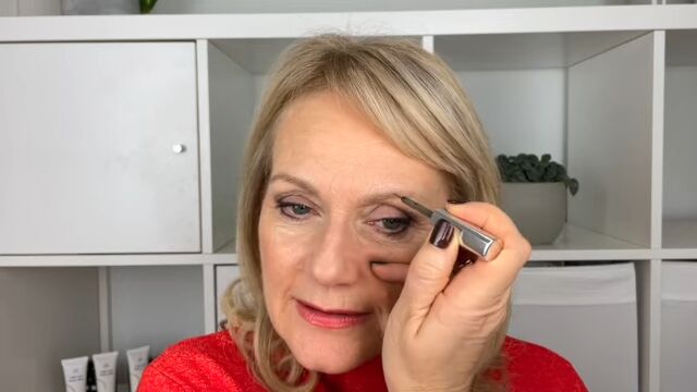 brows for older women, Filling in brows