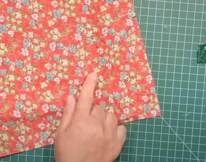 how to sew a simple tote bag, Making strawberry pocket