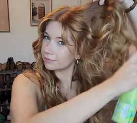 how to get beach curls with curling iron, Applying texture spray