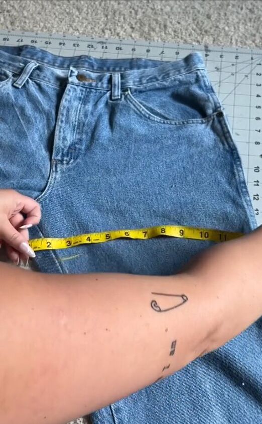 diy the perfect summer mom shorts in 5 minutes, Drawing line