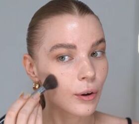 passport photo hacks, Applying skin makeup