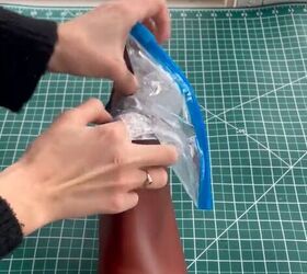 how to stretch your shoes without the pain, Placing bag in shoes