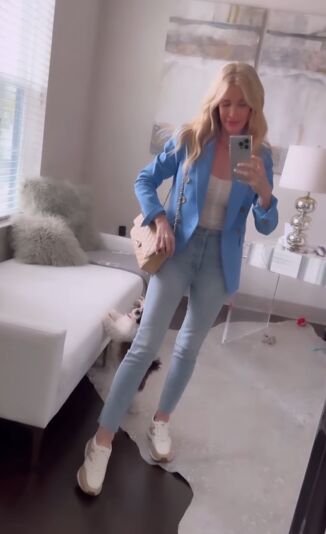 casual spring outfit ideas, Blue jacket outfit