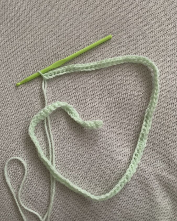 diy your own bow accessory beginner friendly, single crochet