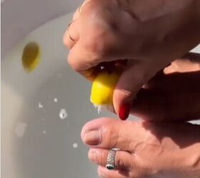 grab a lemon for this beauty treatment, Rubbing toes with lemon