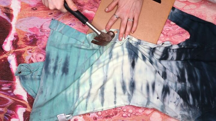 How to Alter Clothes: 2 Methods Using Eyelets & Grommets | Upstyle