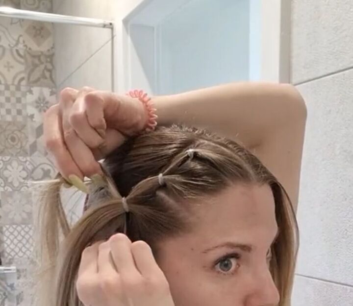 how i style my greasy hair, Making ponytails