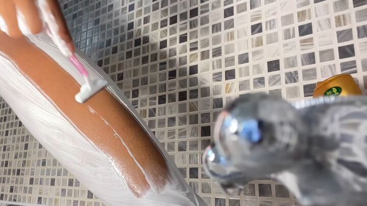 my shower routine, Shaving legs