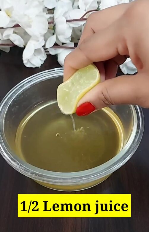 powerful diy serum to get rid of dandruff, Adding lemon juice