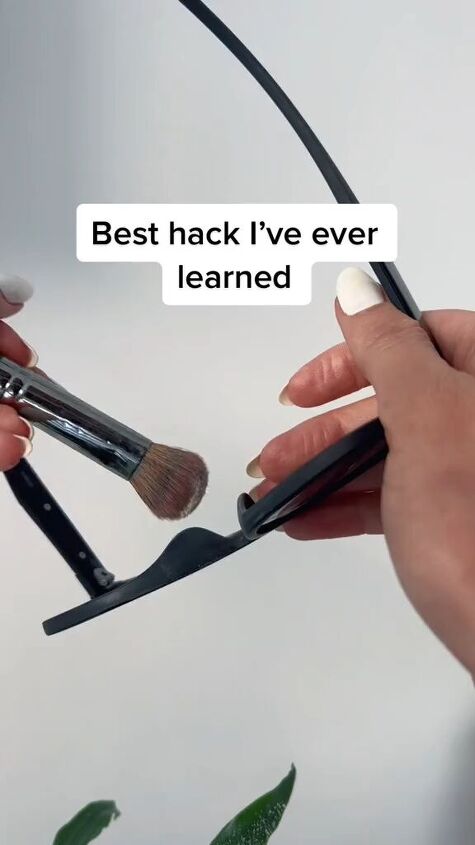 this hack will save you all summer, Sunglasses makeup hack