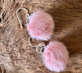 how to make a cute pair of fluffy earrings, Fluffy earrings