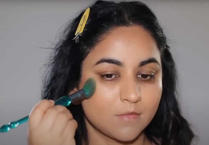 makeup tips for women over 40, Applying foundation