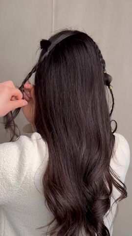 beautiful and simple tricks to make your hairstyle look more complex, Combining hair