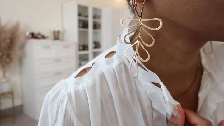 white outfit ideas, Statement earrings