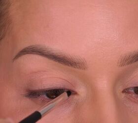 eyelash hack, Darkening eyelash roots