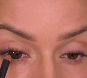 eyelash hack, Tightlining the upper lashes