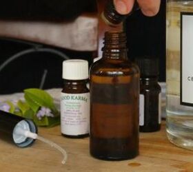 How to DIY a Natural Perfume That Won't Harm Your Skin