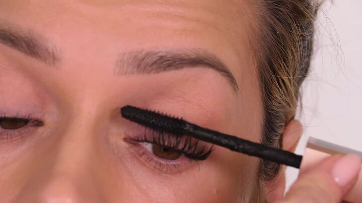 Sparse Lashes Example Game-changing Hack for Sparse Lashes and Hooded Eyes | Upstyle