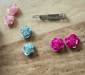 how to create a unique pretty pair of hair clips, Flowers